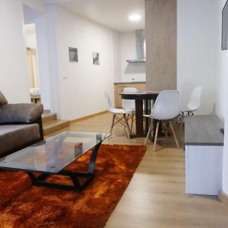 Apt 2 Acollidor Al Centre Historic De Vic Aptgarbi Luaran gambar