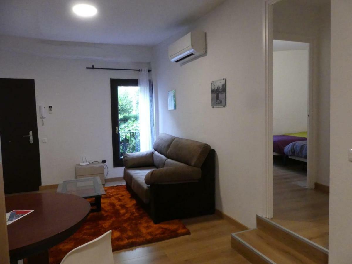 Apt 2 Acollidor Al Centre Historic De Vic Aptgarbi Luaran gambar